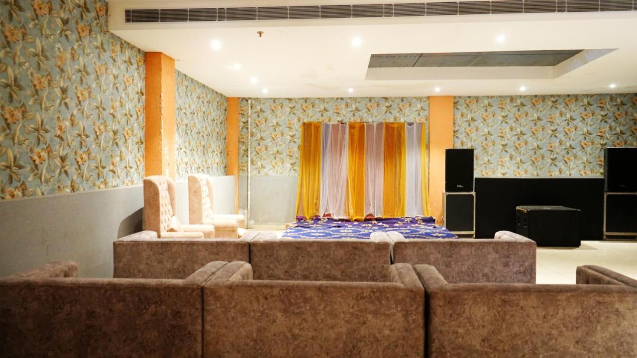 Aa Hotels & Resorts Zirakpur ภายนอก รูปภาพ