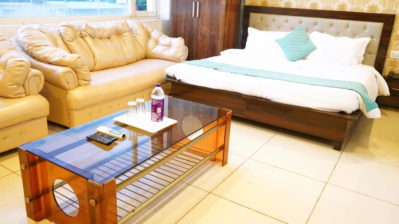 Aa Hotels & Resorts Zirakpur ภายนอก รูปภาพ