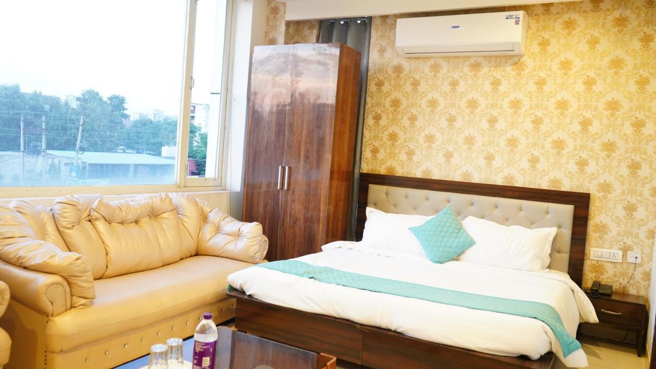 Aa Hotels & Resorts Zirakpur ภายนอก รูปภาพ