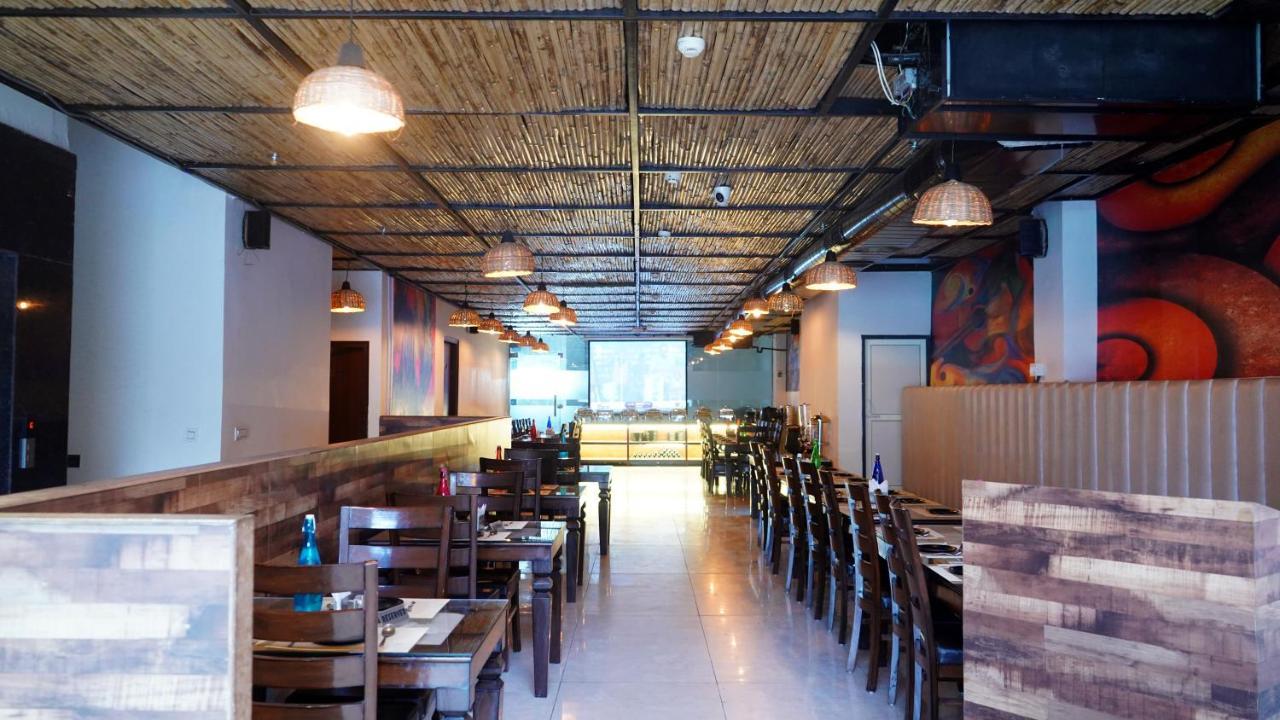 Aa Hotels & Resorts Zirakpur ภายนอก รูปภาพ